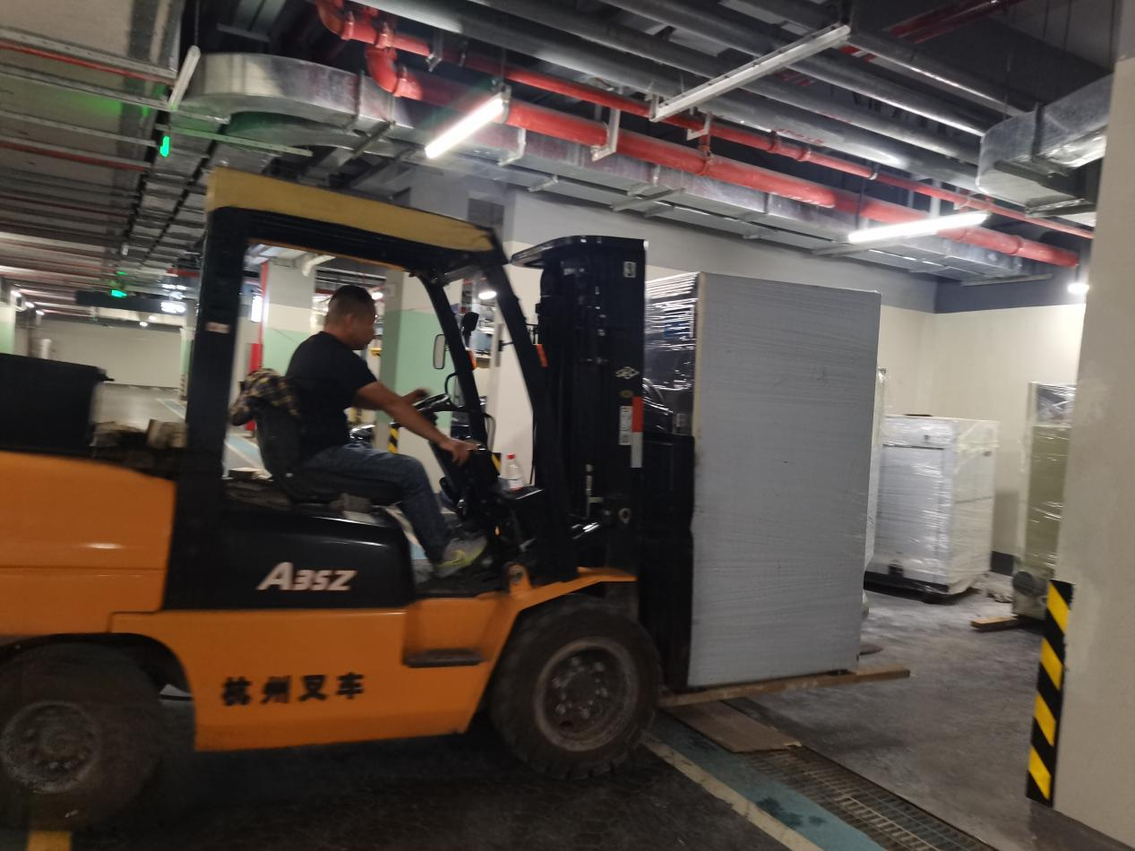 投資只需一次，小型干洗店老板用上這款懸浮式工業用洗衣機后笑出聲